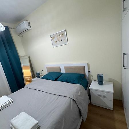 Altair Apartment Tirana Esterno foto
