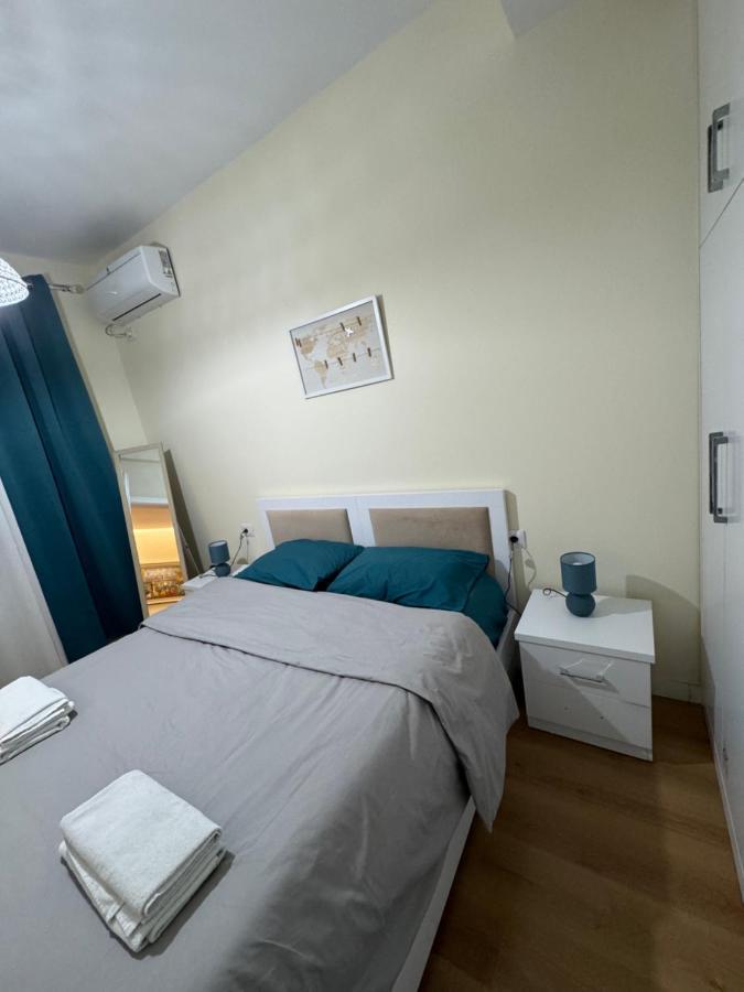 Altair Apartment Tirana Esterno foto