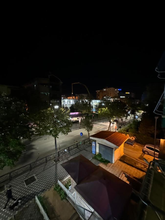 Altair Apartment Tirana Esterno foto