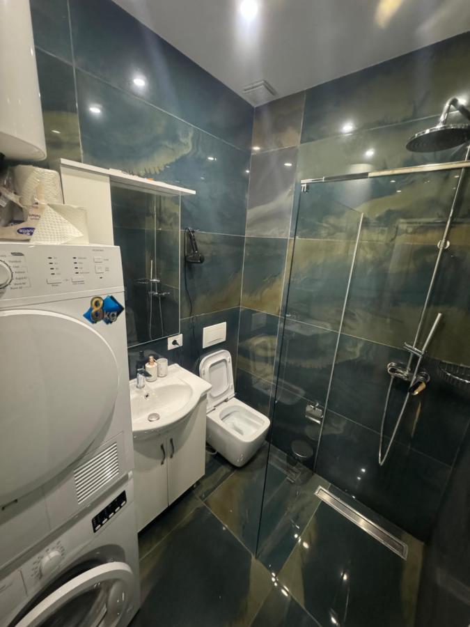 Altair Apartment Tirana Esterno foto