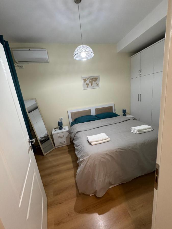 Altair Apartment Tirana Esterno foto
