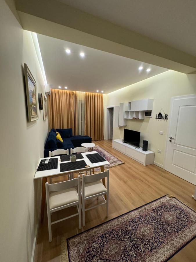 Altair Apartment Tirana Esterno foto